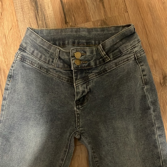 Flare leg - Picture 2 of 2